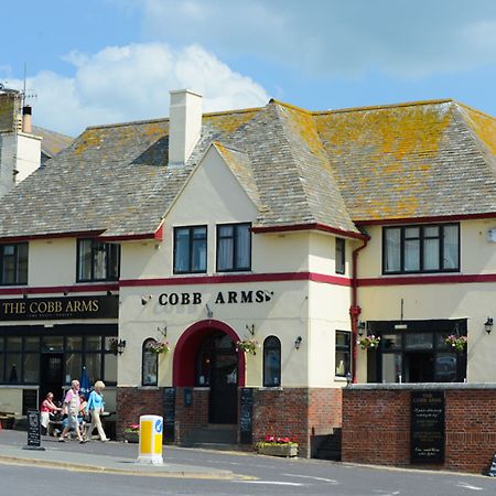 Отель Cobb Arms Лайм-Реджис Экстерьер фото